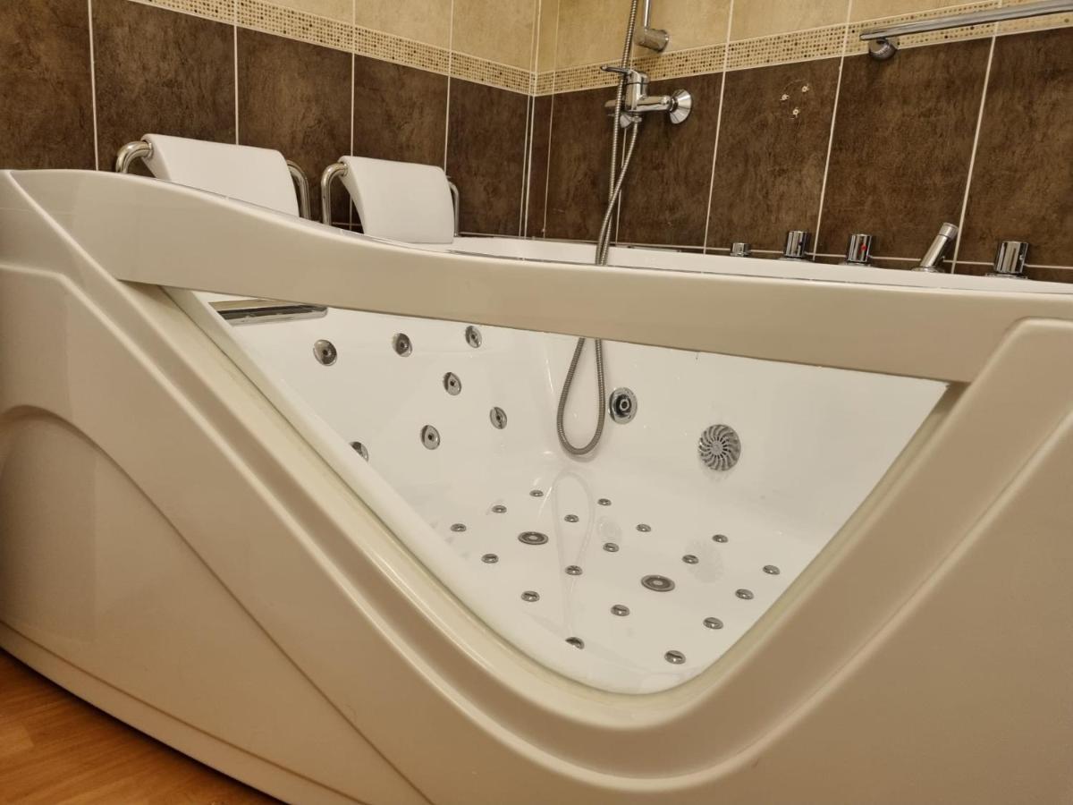 1800 4 P Jacuzzi Balneo Prive Vue Piste Piscine Apartment Les Orres